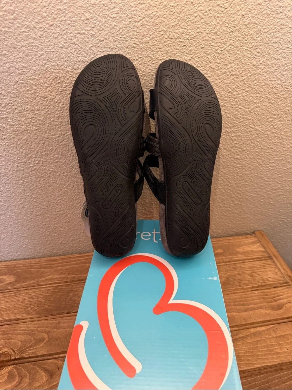 BareTraps comfortable black